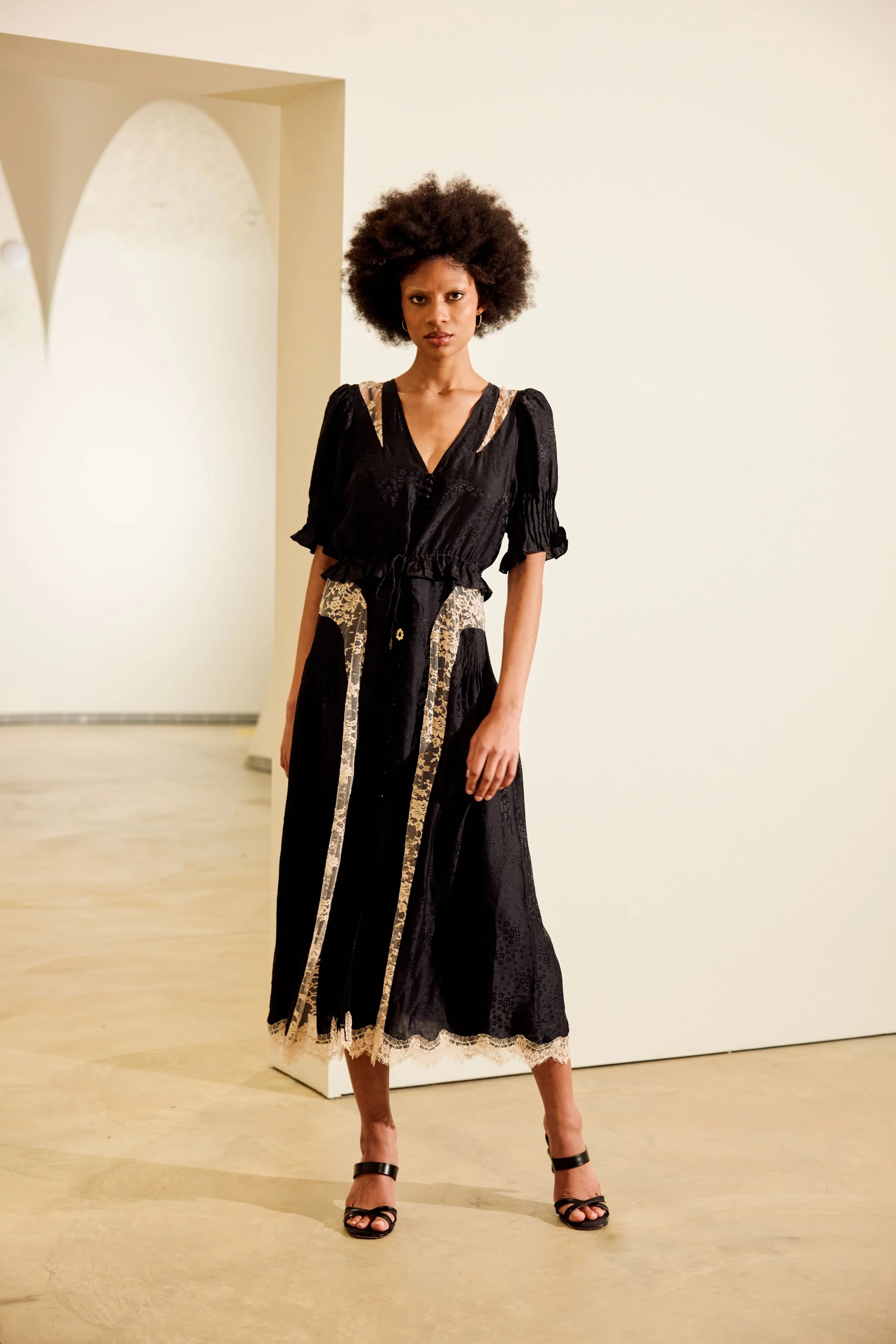 Ethel Puff Midi Dresss - Image 3