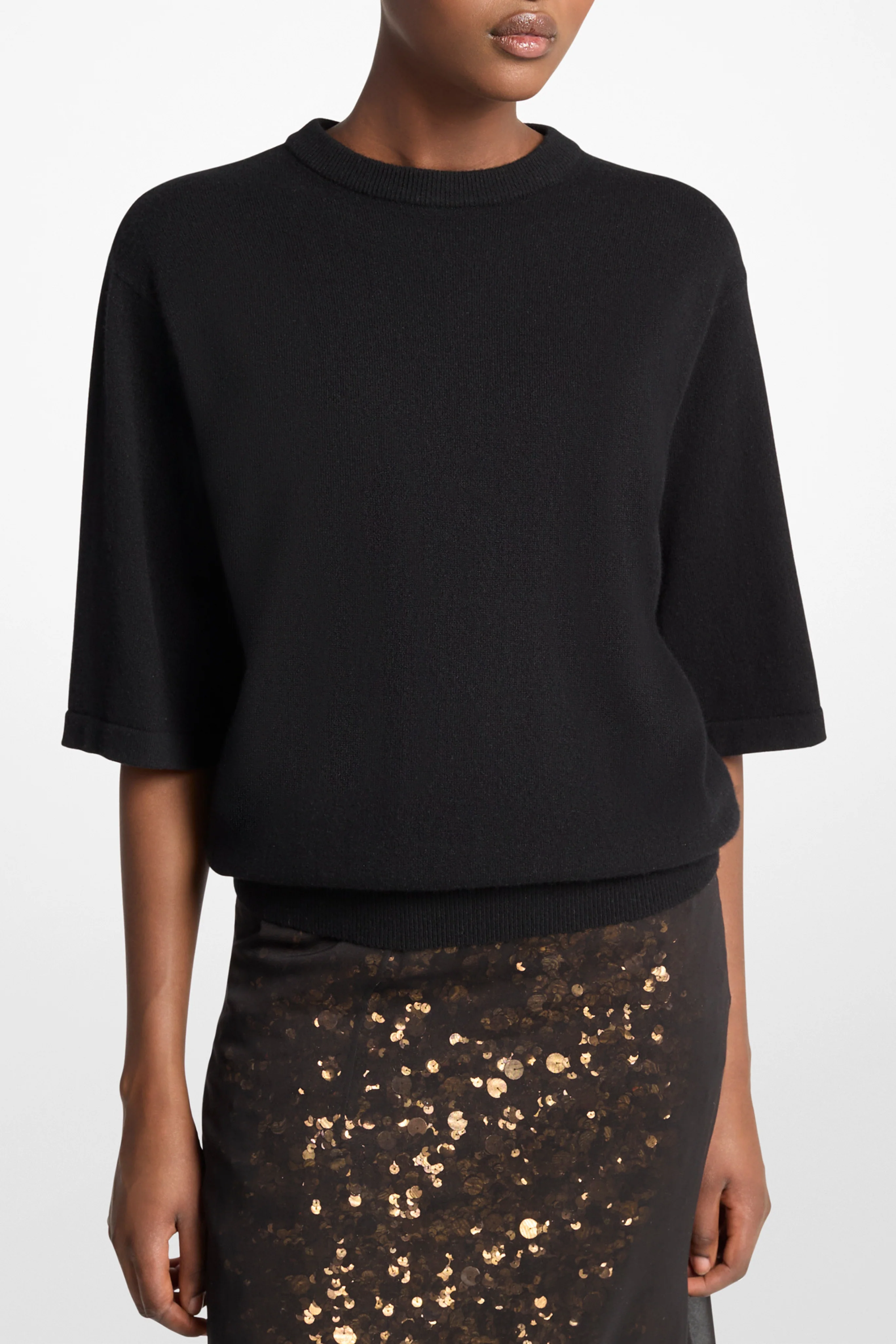 Tee Pullover in Black - Image 2