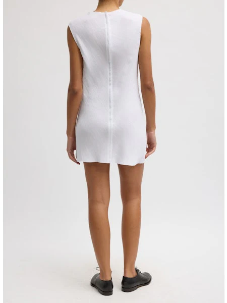 Viscose Plisse Sleeveless Bias Short Tunic Dress In White - Image 3