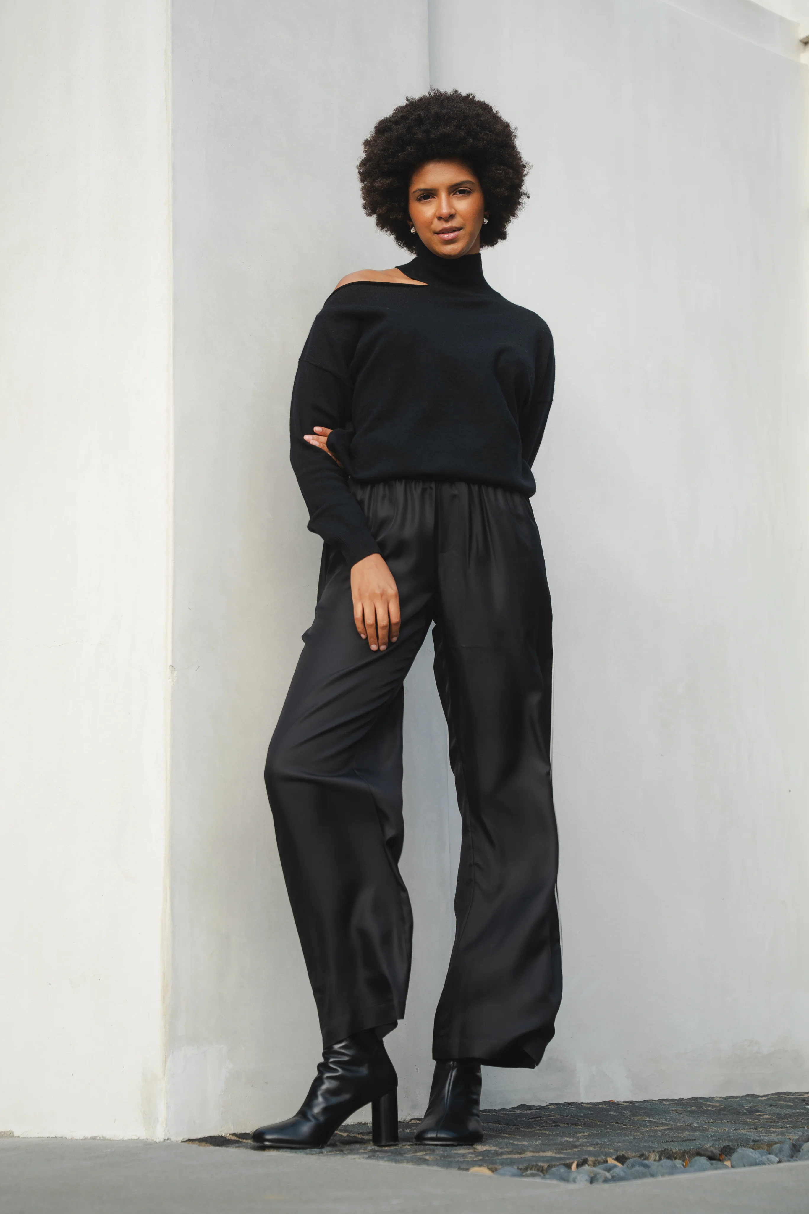 Wide Leg Trousers With Piping Detail in Black - Image 4