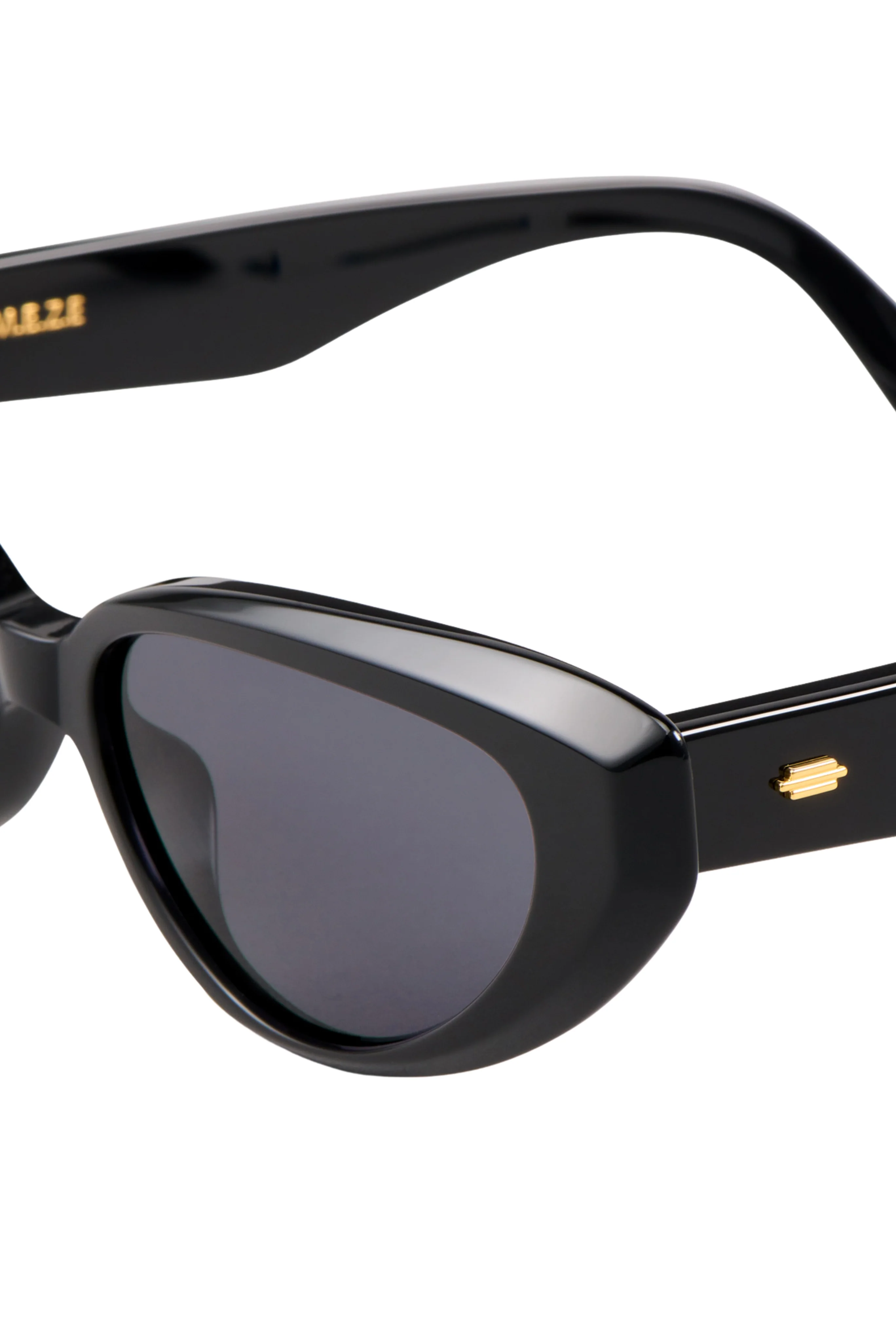 Zawe II Sunglasses in Black - Image 4